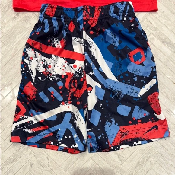 Nike Red T-Shirt and Graphic Shorts Set , kids 6